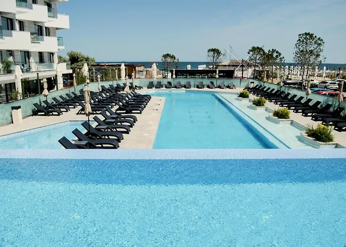 Rosa Mar - Infinity Pool & Apartament