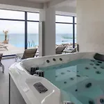 Rosa Mar In Infinity Pool & *