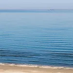 Rosa Mar In Infinity Pool & *